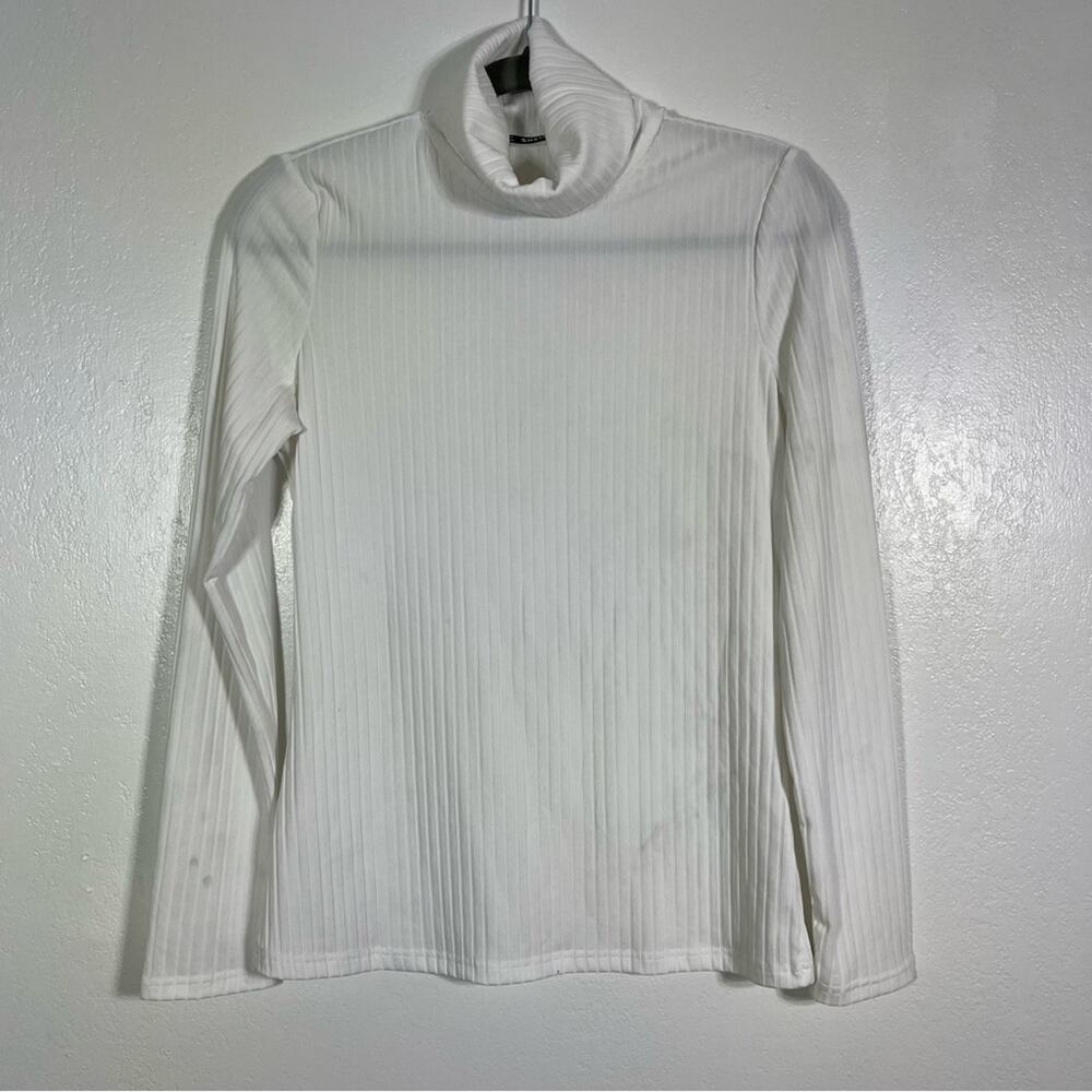 SHEIN White ribbed Turtleneck shirt. Size Medium. Excellent used condition!